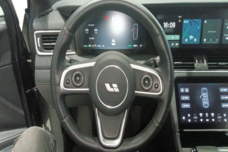 理想汽车 理想ONE 2020款 增程6座版中控内饰13