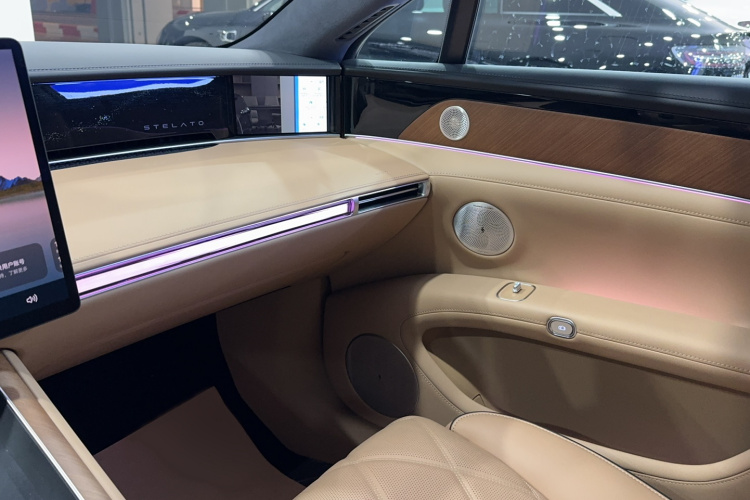 鸿蒙智行 享界S9 2024款 纯电 Ultra 四驱旗舰版中控内饰7005