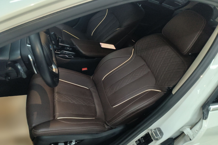 宝马5系 2020款 530Li 尊享型 豪华套装局部细节19