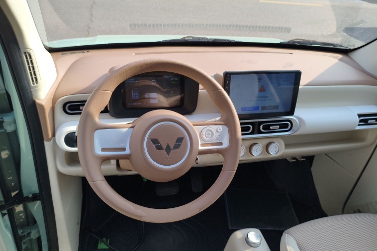 五菱汽车 宏光MINIEV 2024款 第三代 215km 青春版中控内饰12