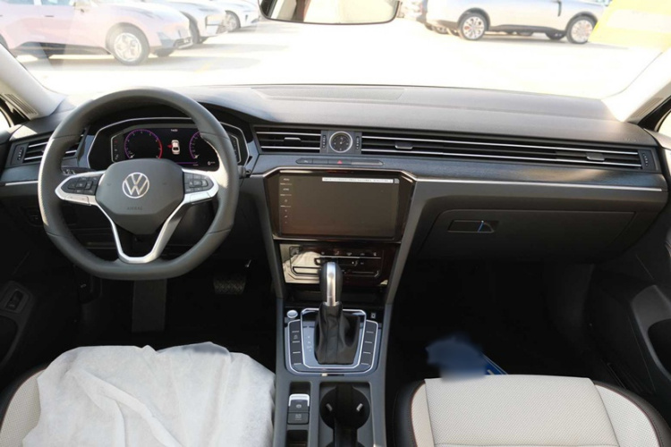 大众 迈腾 2026款 3000万辆甄选款 380TSI DSG豪华型中控内饰7001