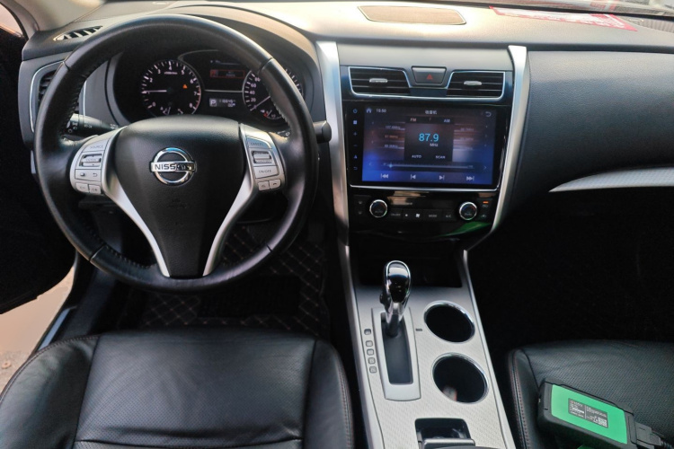 日产 天籁 2016款 改款 2.0L XL舒适版中控内饰12