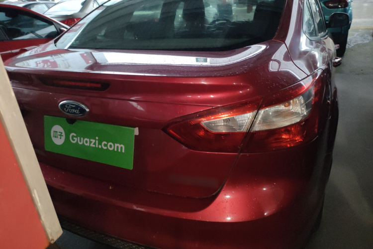 福特 福克斯 2012款 三厢 1.6L 自动舒适型车身外观6