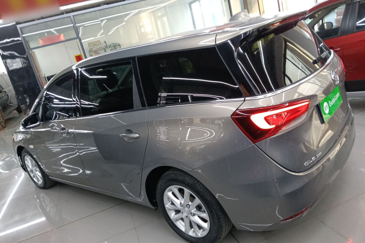 别克GL6 2018款 18T 5座豪华型车身外观4