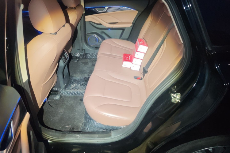 奔腾B70 2024款 龙腾版 1.5T 领创型中控内饰7004