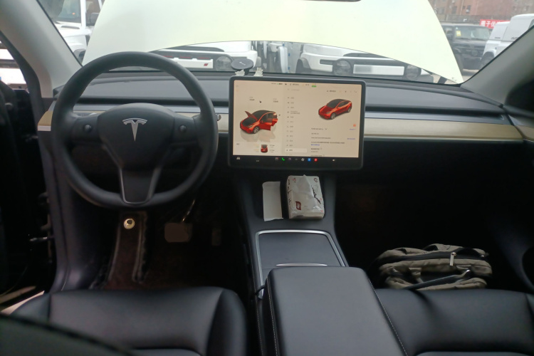 特斯拉 Model Y 2022款 改款 后轮驱动版中控内饰12