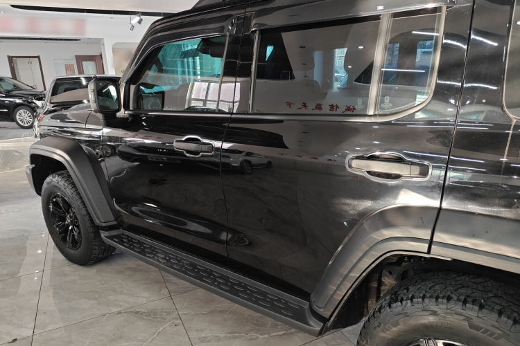 坦克300 2021款 越野版 2.0T 征服者车身外观4