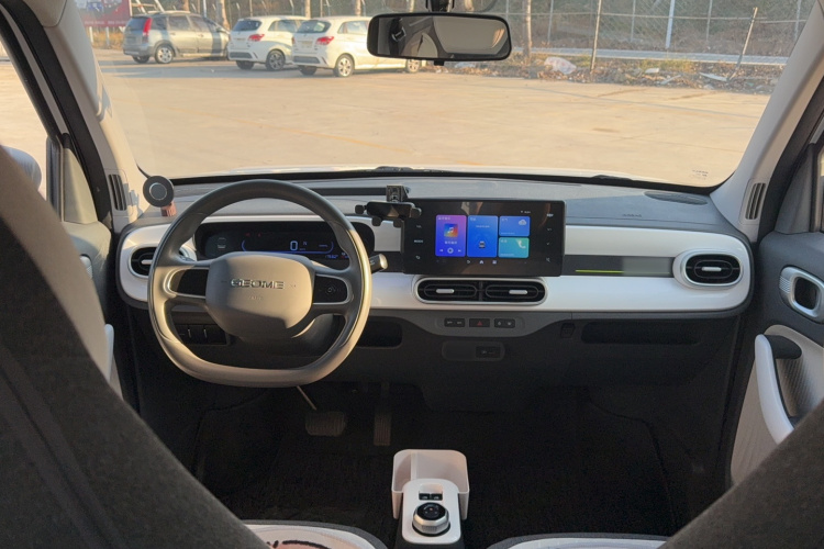 吉利银河 熊猫 2025款 210km 元气熊中控内饰7001