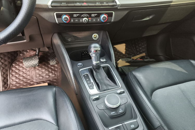 奥迪Q2L 2020款 35 TFSI 时尚致雅型局部细节18