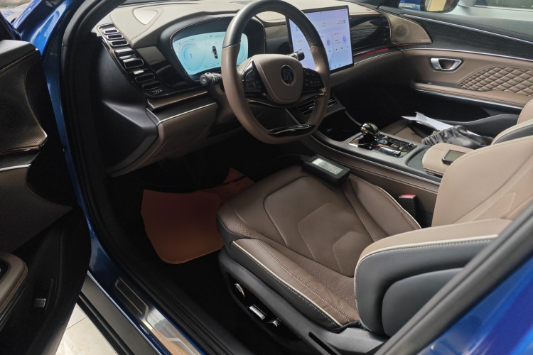 比亚迪 汉 2023款 DM-i 冠军版 121KM 尊享型中控内饰20