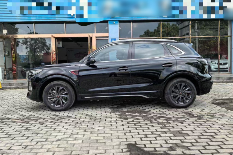 红旗HS5 2023款 2.0T 四驱旗享Pro版车身外观6001