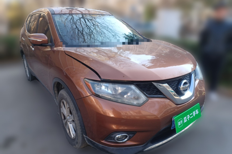 日产 奇骏 2015款 2.0L CVT舒适MAX版 2WD车身外观6002