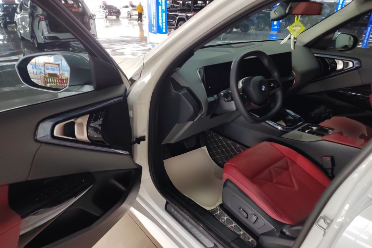 宝马X3 2025款 xDrive25L 豪华套装中控内饰20