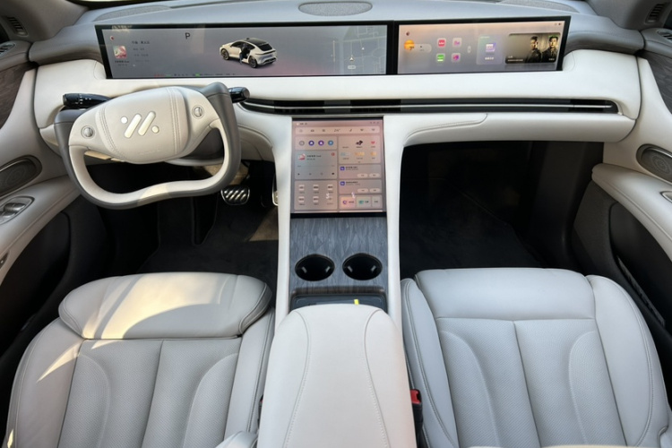 智己汽车 智己LS7 2025款 焕新版 Ultra中控内饰7008