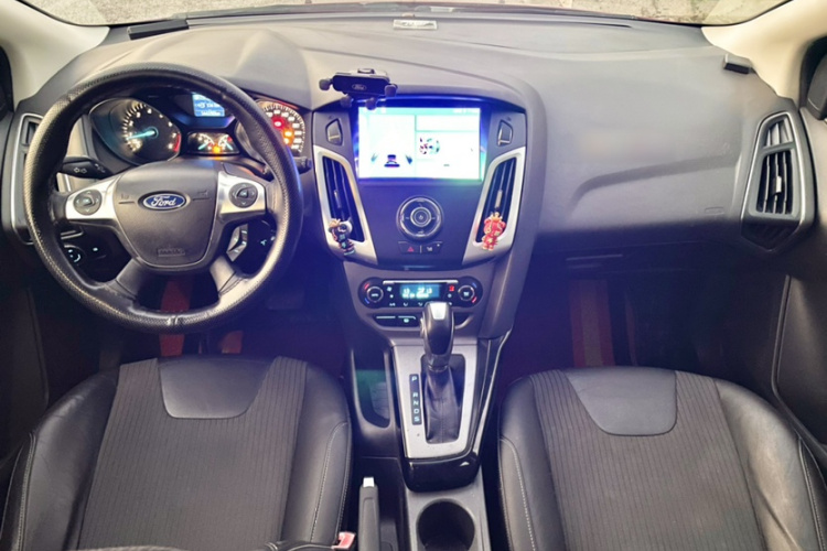 福特 福克斯 2012款 两厢 1.6L 自动风尚型中控内饰7002