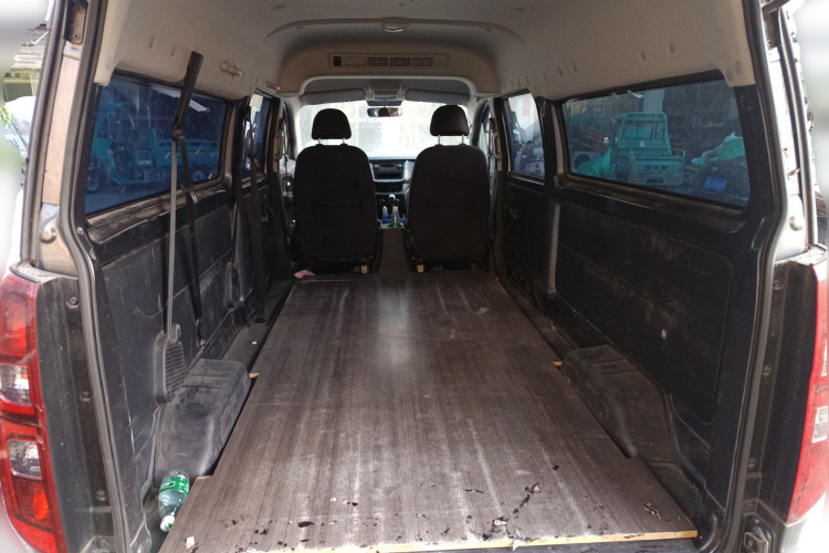 金杯 金海狮 2021款 1.5L 客车工程狮 6座中控内饰23