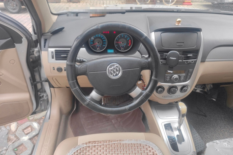 别克 凯越 2013款 1.5L 自动经典型局部细节13