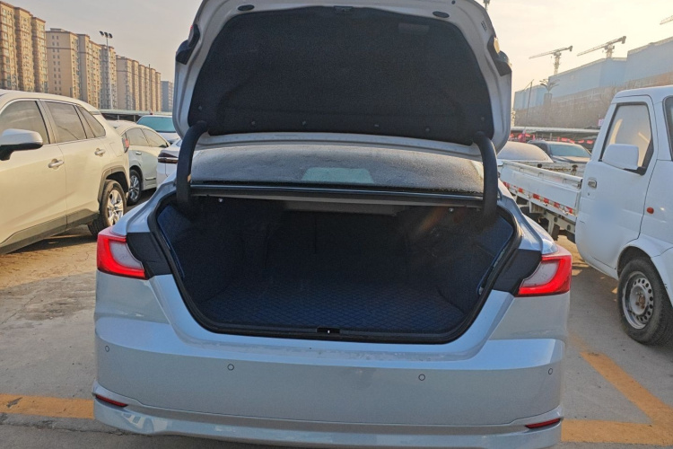 丰田 凯美瑞 2024款  双擎 2.0HG 尊贵版局部细节23