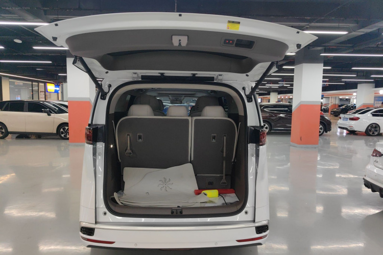 腾势D9 2022款 DM-i 970 四驱旗舰型局部细节23