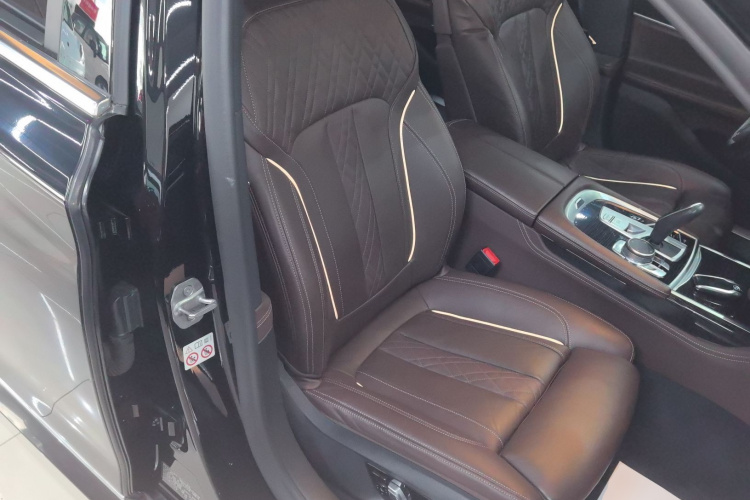 宝马7系 2019款 改款 730Li M运动套装局部细节41