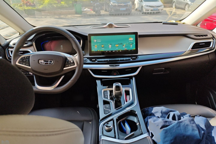 吉利汽车 嘉际 2019款 1.5TD MHEV DCT尊享型中控内饰12