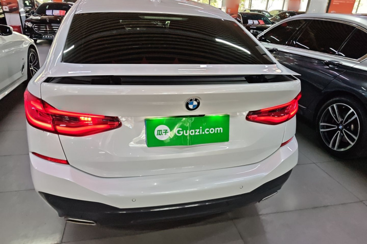 宝马6系GT 2022款 630i M运动套装车身外观6