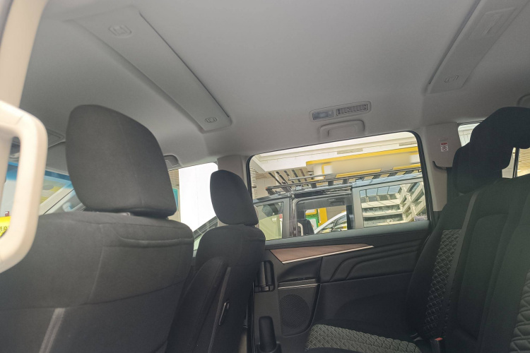 东南 得利卡 平行进口 豪华版 柴油 2.3T中控内饰7005