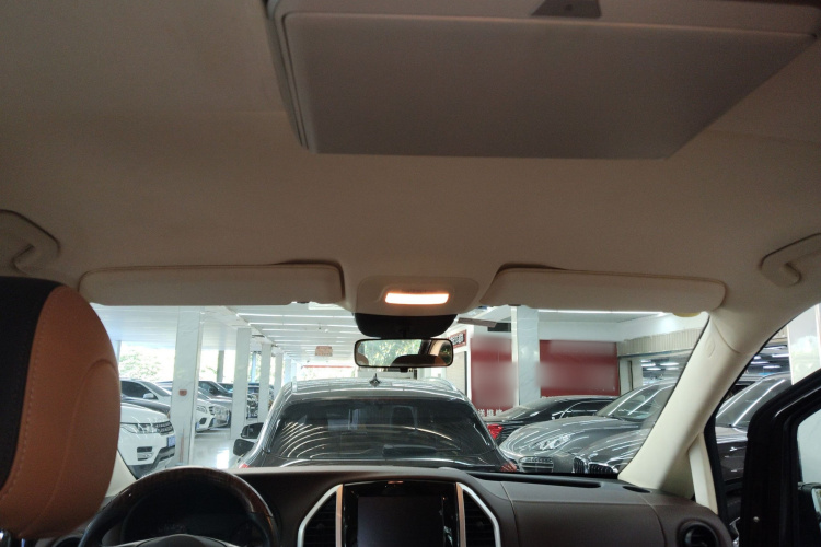 奔驰V级（平行进口） 中控内饰22