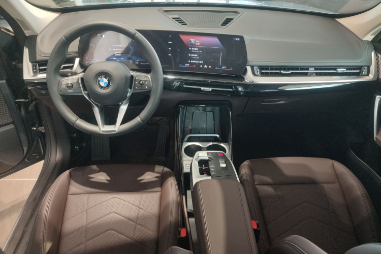 宝马X1 2023款 sDrive25Li X设计套装中控内饰12