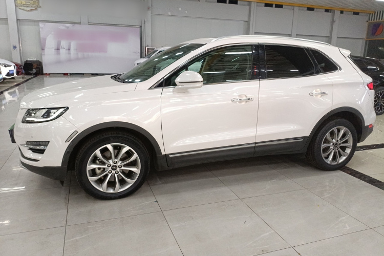 林肯MKC 2019款 2.0T 两驱尊雅版 国VI车身外观4