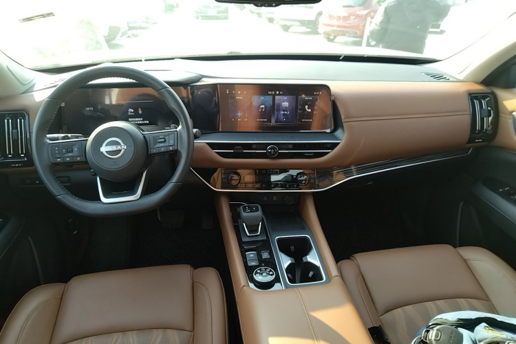 日产 探陆 2024款 380VC-TURBO 四驱智尊版 6座中控内饰12