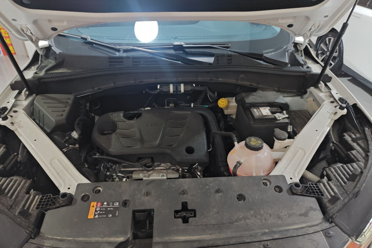 荣威RX5 2025款 PLUS 330TGI 自动领潮智惠版机舱底盘24