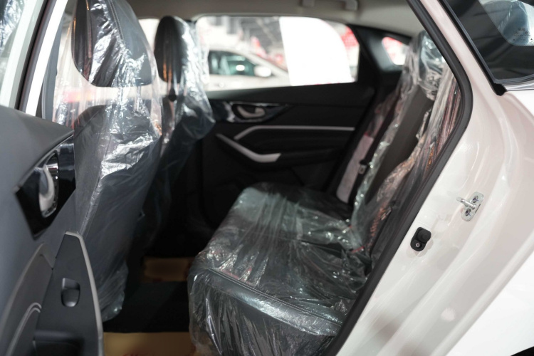 启辰D60 2023款 PLUS 1.6L XE CVT潮领版中控内饰7006