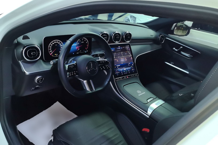 奔驰C级 2023款 C 200 L 运动版中控内饰12