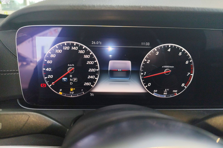 奔驰E级 2019款 E 200 L 运动型局部细节14