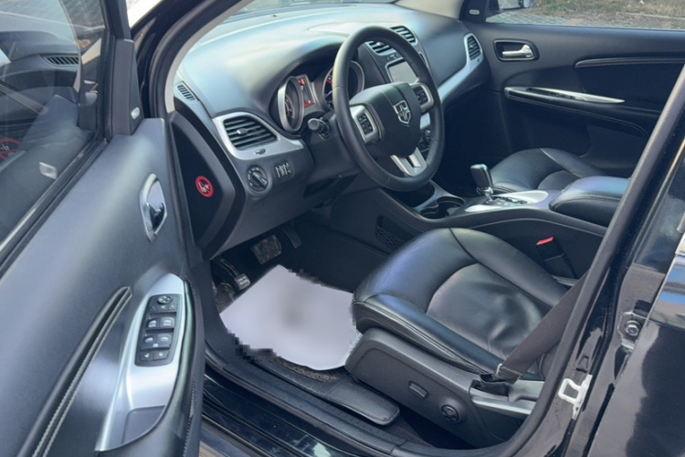 道奇 酷威 2015款 2.0TD 四驱尊尚版中控内饰7003