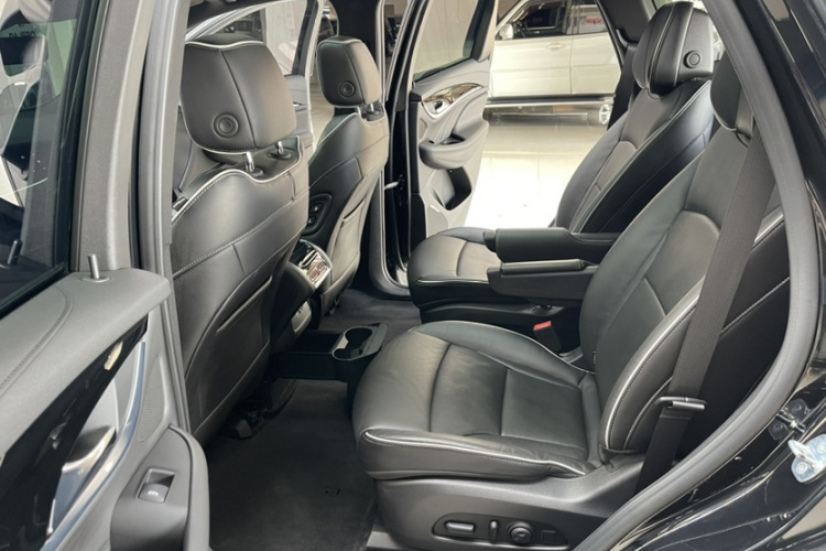 别克 昂科旗 2022款 652T 四驱尊享旗舰型 6座中控内饰7005