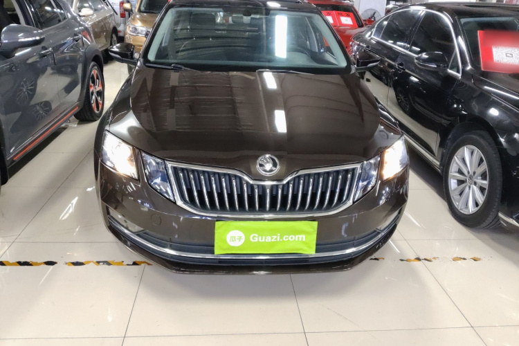 斯柯达 明锐 2018款 1.6L 自动豪华版车身外观2