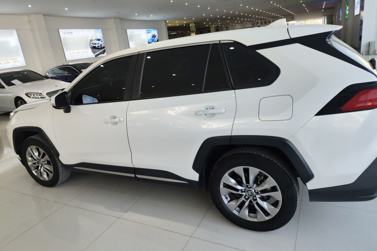 丰田 威兰达 2021款 2.0L CVT两驱豪华版车身外观4