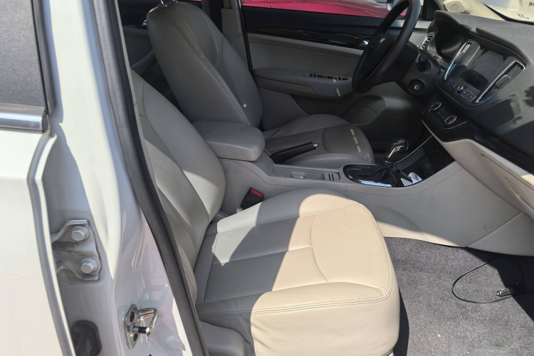 荣威360 2015款 1.5L 自动豪华版中控内饰7008