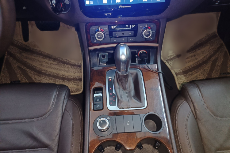 大众 途锐 2011款 3.0TSI 标配型局部细节18