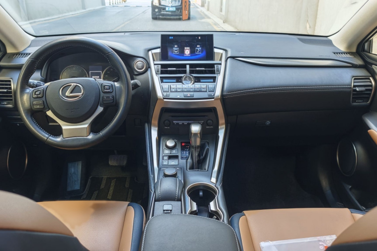 雷克萨斯NX 2016款 200 全驱 锋尚版中控内饰7002