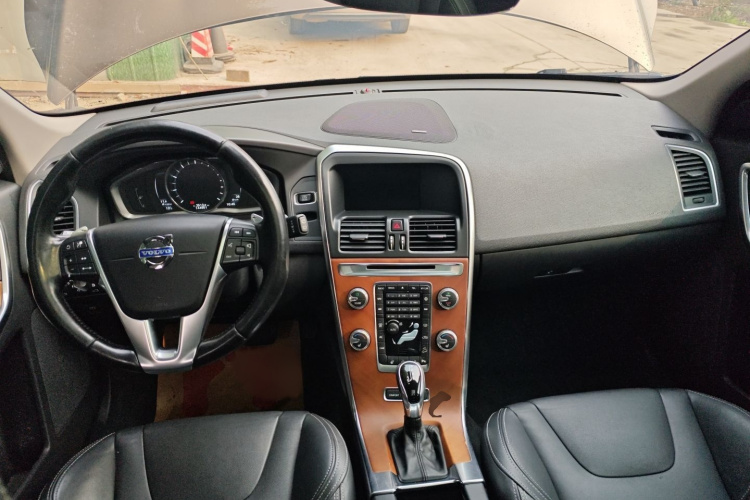 沃尔沃XC60 2015款 T6 AWD 智越版中控内饰7002