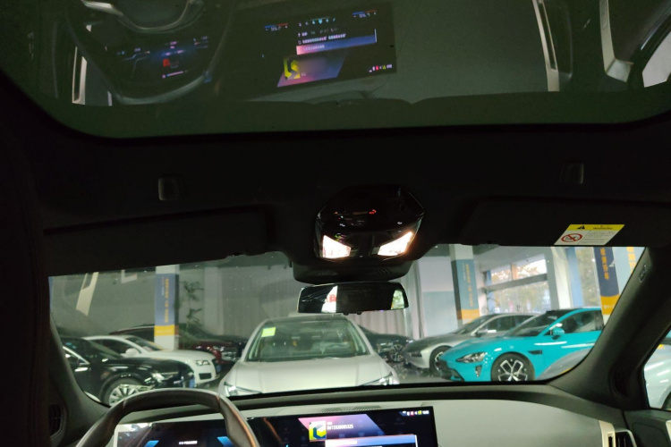 宝马iX 2023款 xDrive40中控内饰22