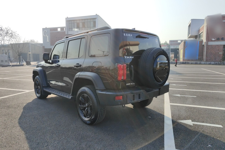 坦克300 2021款 越野版 2.0T 征服者车身外观6006