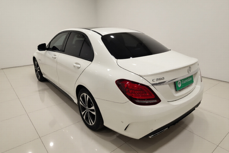 奔驰C级 2019款 C 260 运动版车身外观5