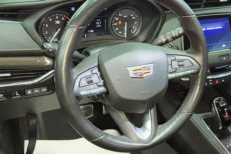 凯迪拉克XT4 2020款 改款 28T 四驱铂金运动版中控内饰13