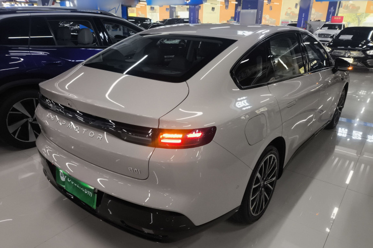 零跑汽车 零跑B01 2025款 550舒享版车身外观7