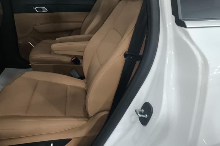 理想汽车 理想ONE 2021款 增程6座版中控内饰7004