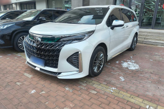 丰田 赛那SIENNA 2024款 2.5L混动 四驱尊贵版